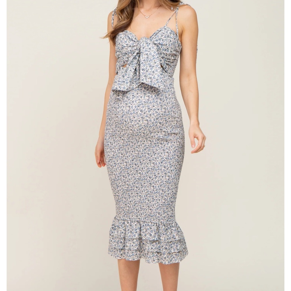 Blue Floral Knot Front Smocked Maternity Midi
Dress